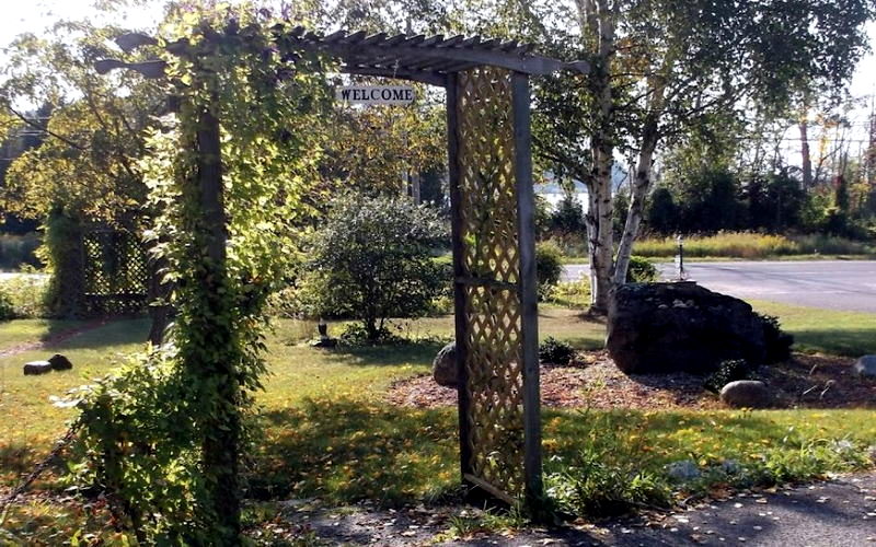 R & R Motel - Photo From Web Listing (newer photo)